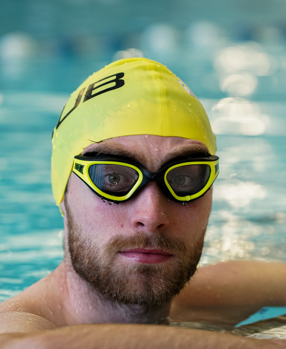HUUB Aphotic II Swim Goggle - photochromatic auto-darkening swim lens, ratchet strap, spare nose pieces