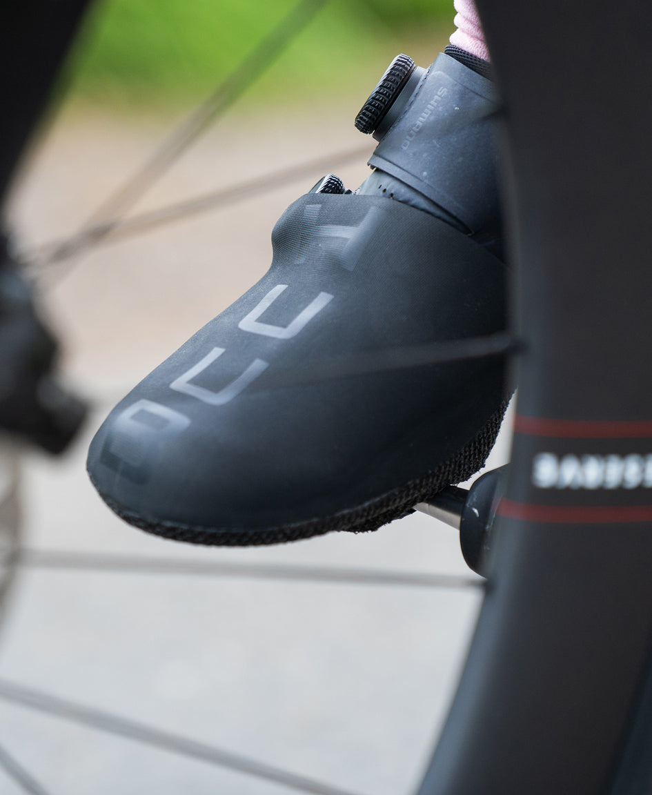 HUUB Cycle Toe Covers II – waterproof neoprene, black, improved fit for early morning cycling, fits all cleats.